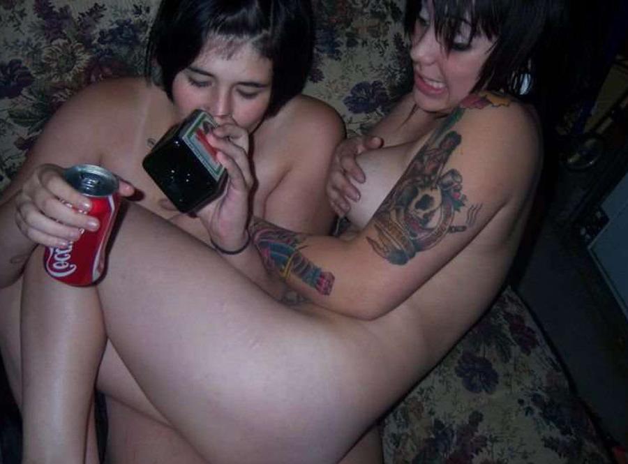 15P Drunk amateur girlfriends partying and flashing