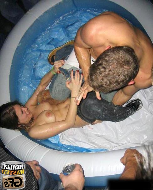 15P Drunk amateur girlfriends partying and flashing