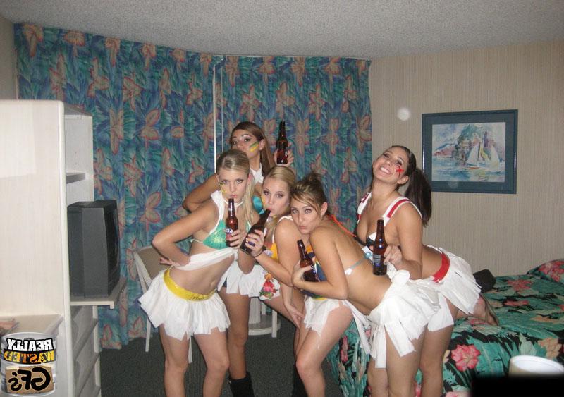 15P Drunk amateur girlfriends partying and flashing