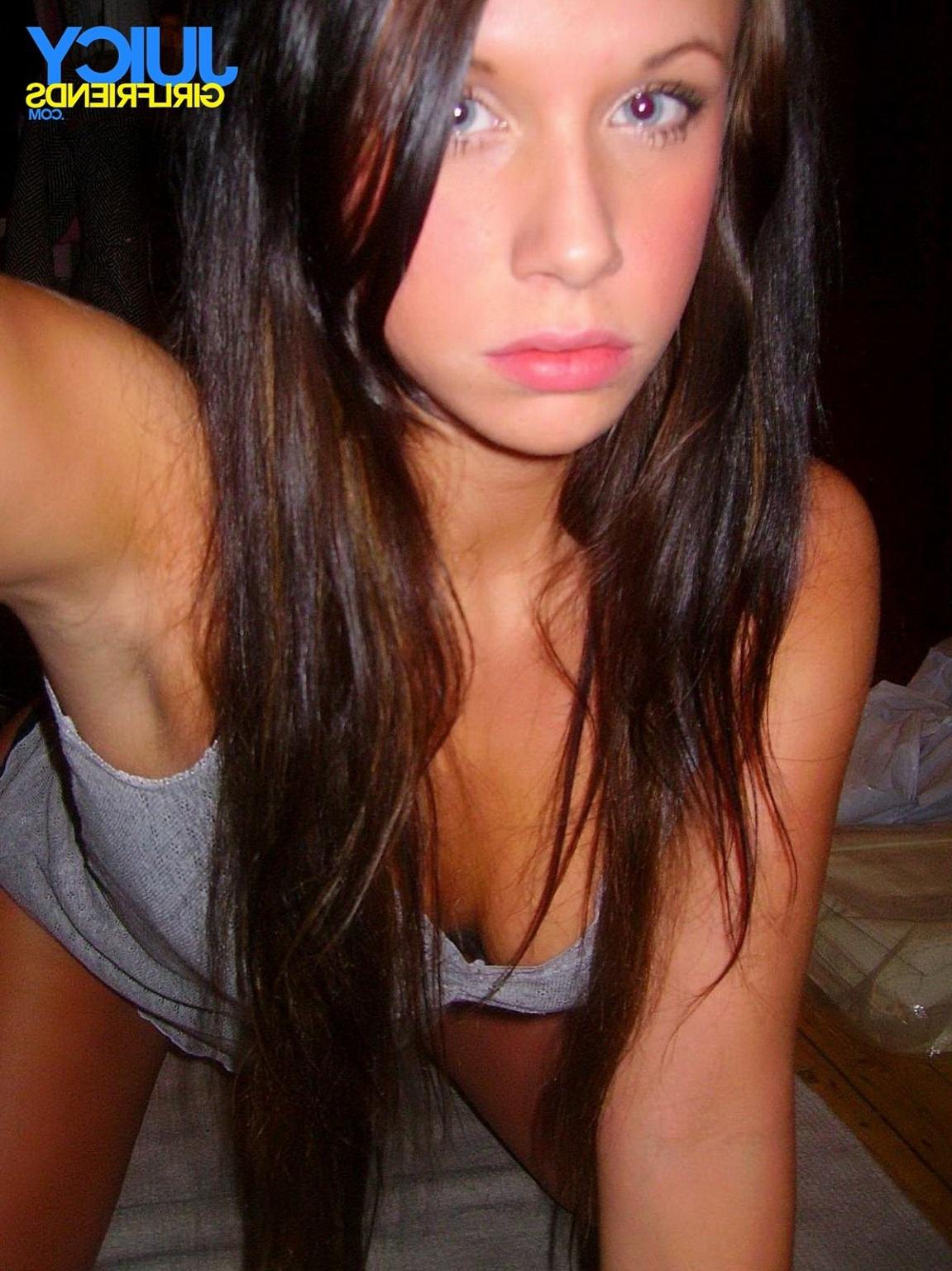 10P Gorgeous teen shows off her sexy stuff
