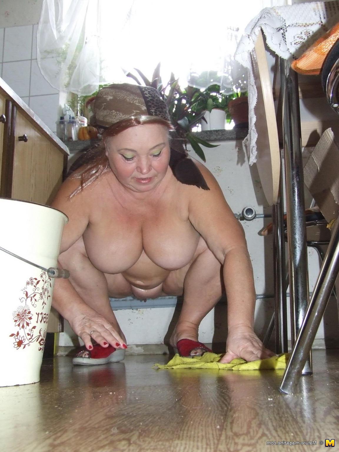 16P Mature cleaning lady makes it dirty