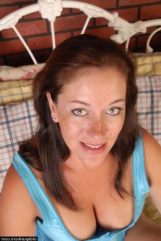 12P Busty brunette milf hardcore