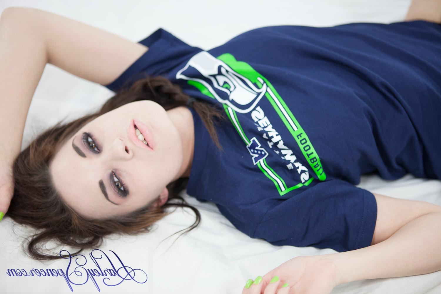 12P Harley Spencer flashing her tits for her Seattle SeaHawks in the superbowl