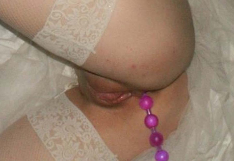 10P Picture set of a sleazy anal sex for these wild girlfriends