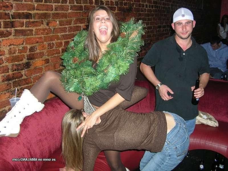 10P Photos of amateur lesbo girls flashing tits