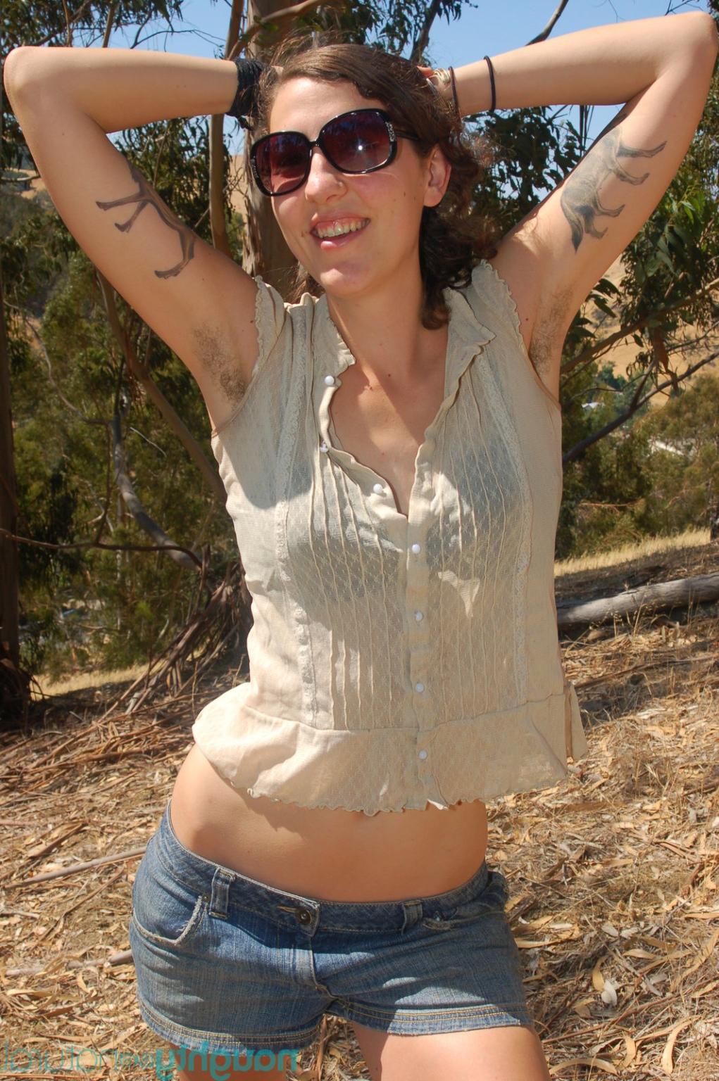 14P Hairy girl Artemis nude outdoor