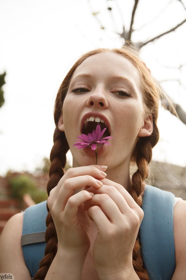16P Pale redhead outdoors