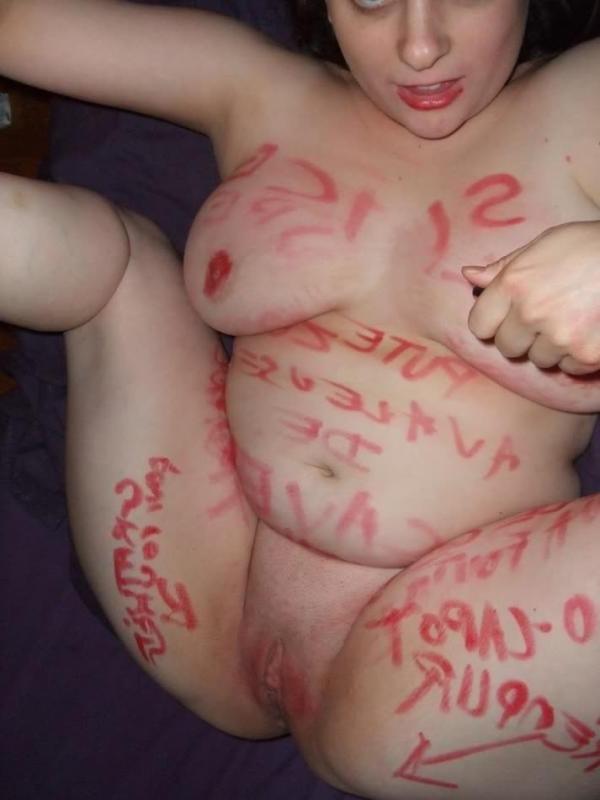 14P Wild BBW writes stuff on her naked body