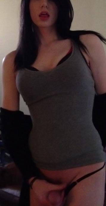 10P Trap Kalindra Chanx shows her hard dick