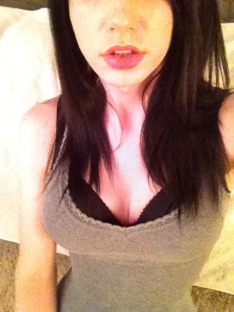 10P Trap Kalindra Chanx shows her hard dick