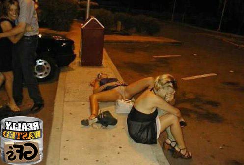 15P Drunk amateur girlfriends partying and flashing