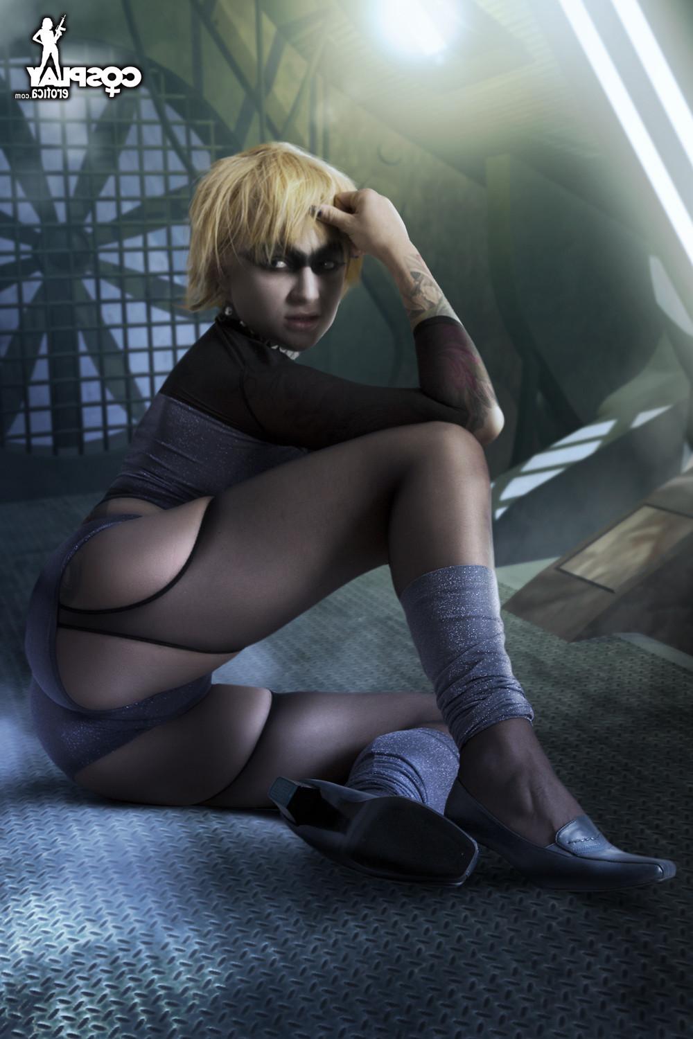 15P Erotic cosplay pics with Kayla as Blade Runner