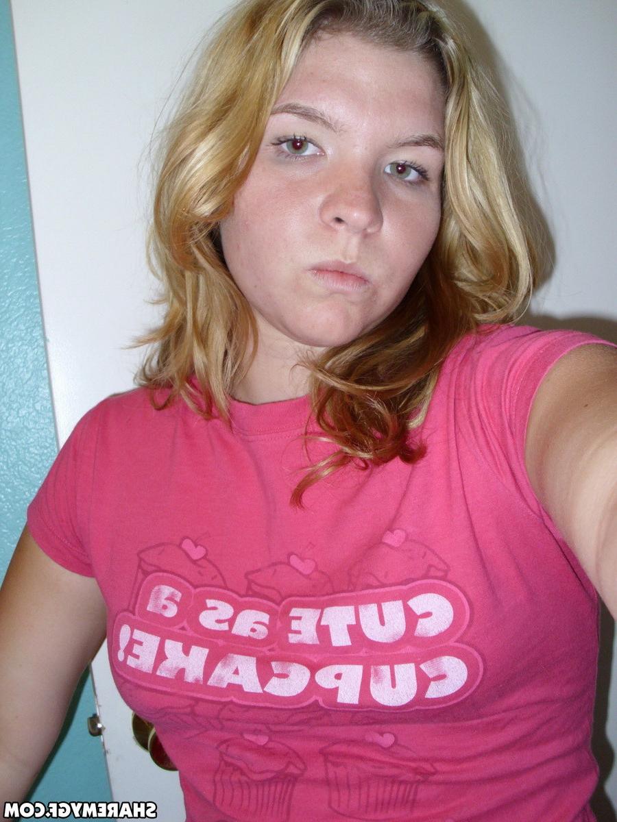 12P Drunk girlfriend taking selfie pictures in the mirror