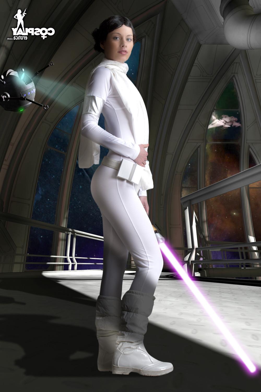 16P Marylin looks like Amidala from star wars in this cosplay erotica