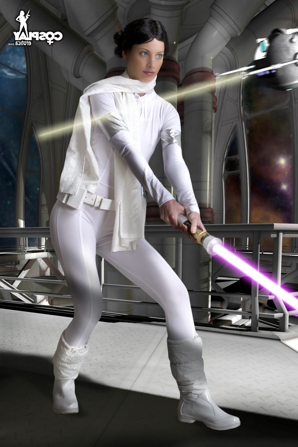16P Marylin looks like Amidala from star wars in this cosplay erotica