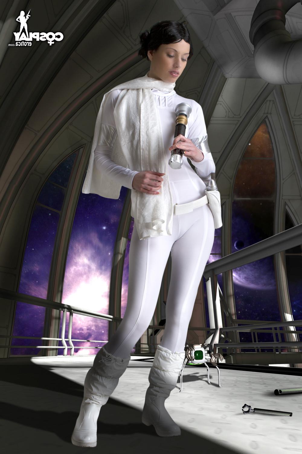 16P Marylin looks like Amidala from star wars in this cosplay erotica
