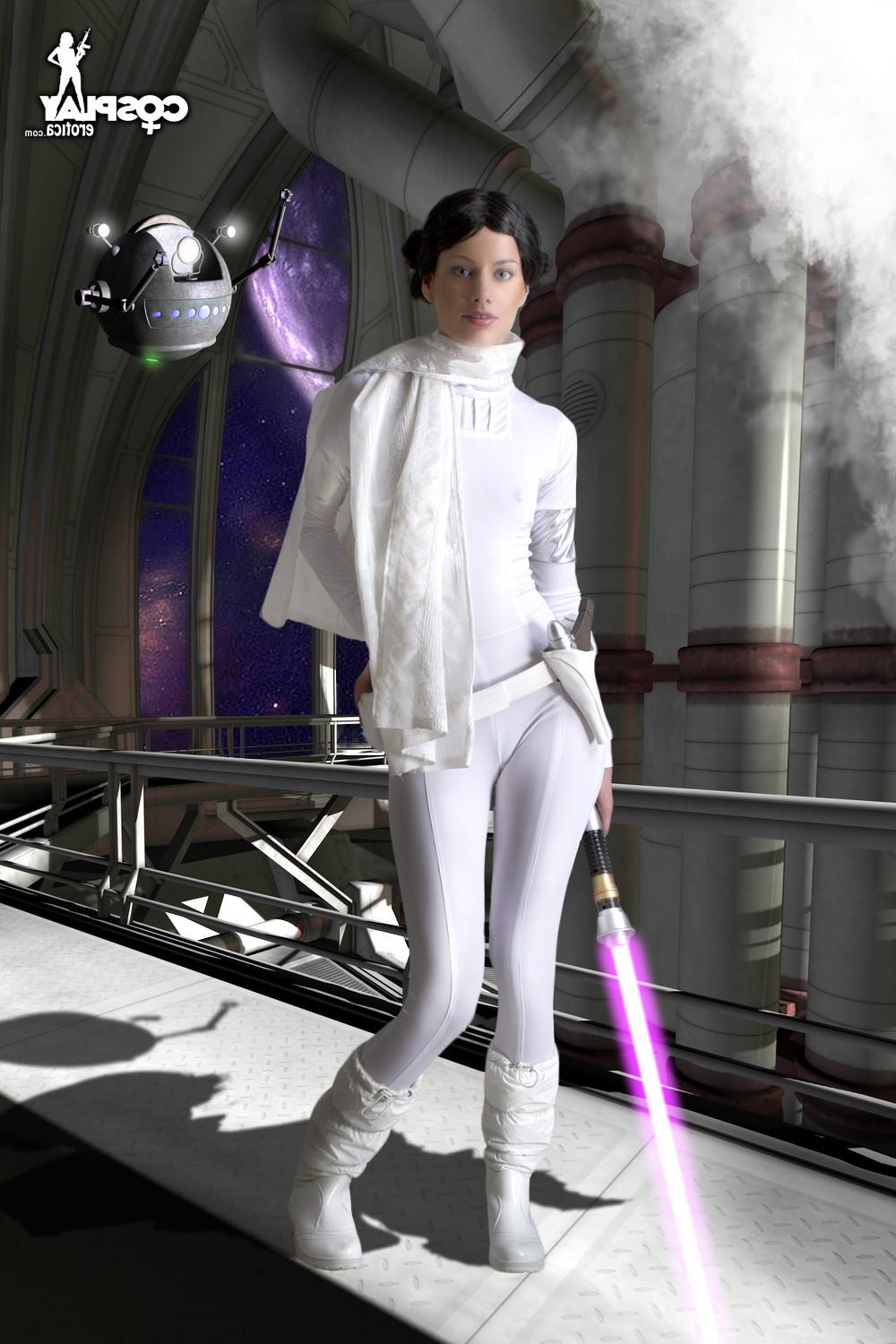 16P Marylin looks like Amidala from star wars in this cosplay erotica