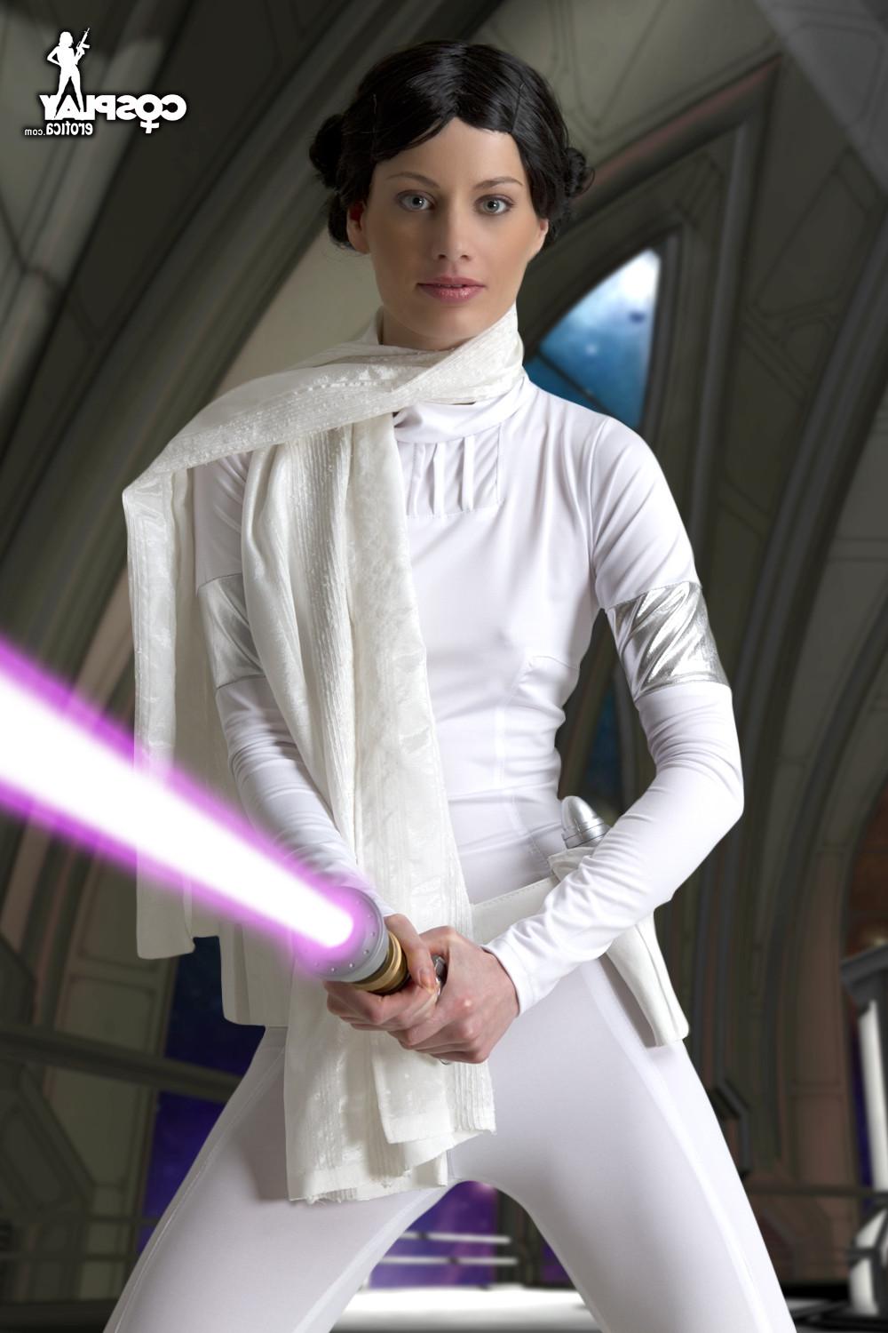 16P Marylin looks like Amidala from star wars in this cosplay erotica