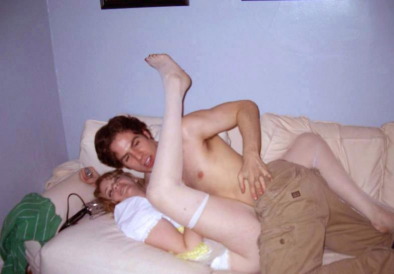 15P Drunk amateur girlfriends partying and flashing
