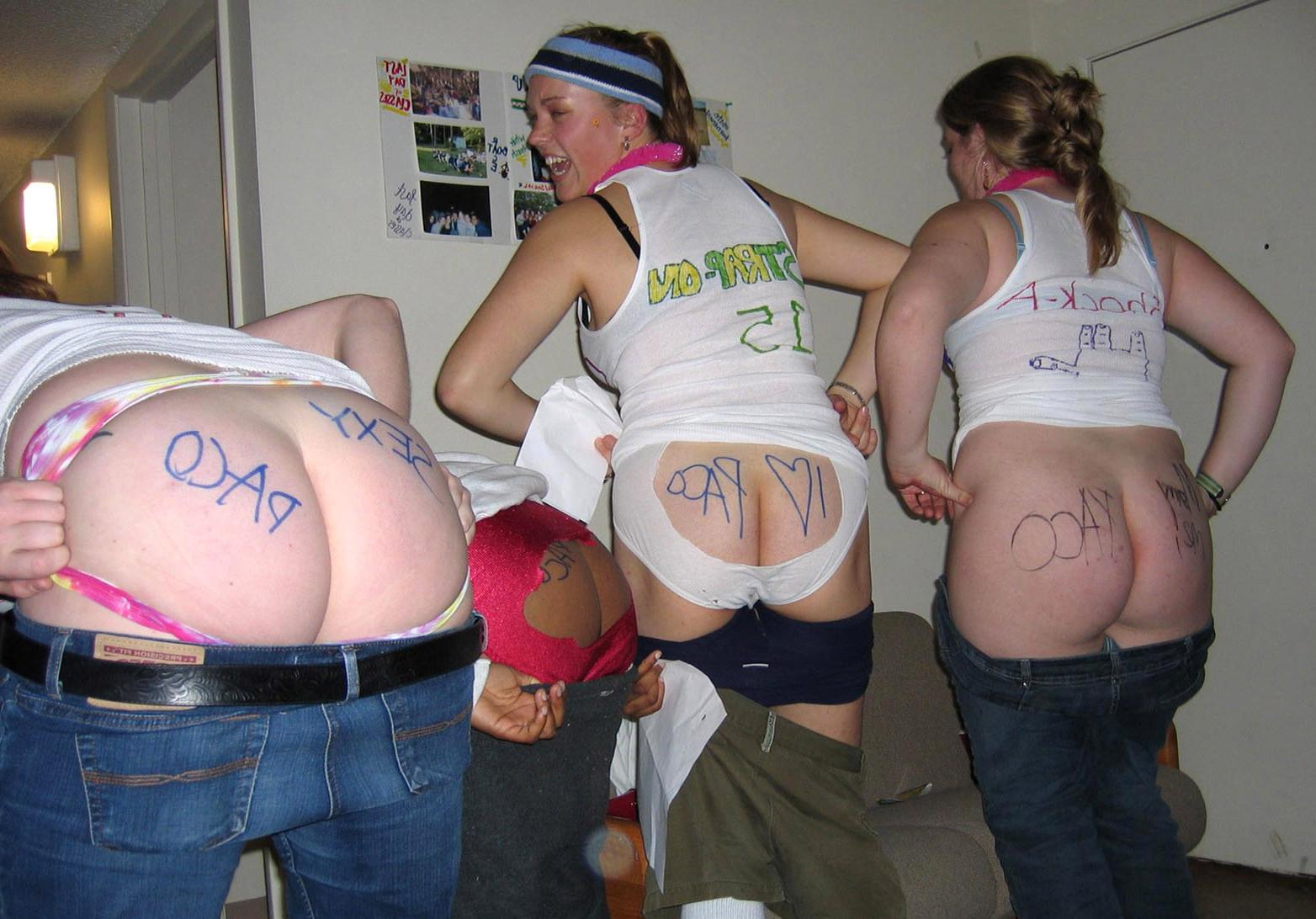 15P Drunk amateur girlfriends partying and flashing