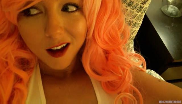 16P Cosplay camgirl