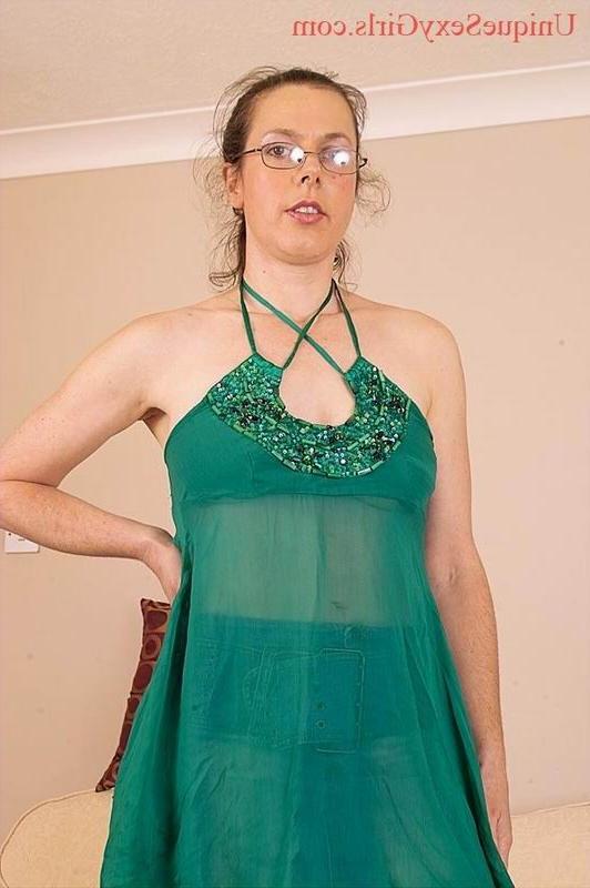 15P amateur chick with ugly hairy body