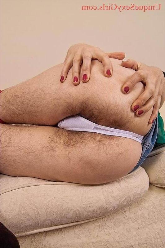 15P amateur chick with ugly hairy body