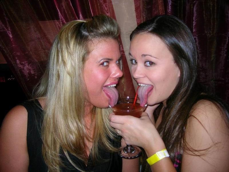 16P Cute amateur teens showing their sexy long tongues
