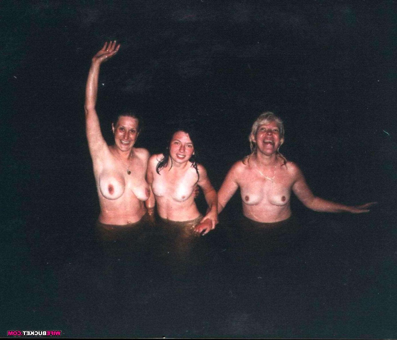15P Real MILFs and amateur wives