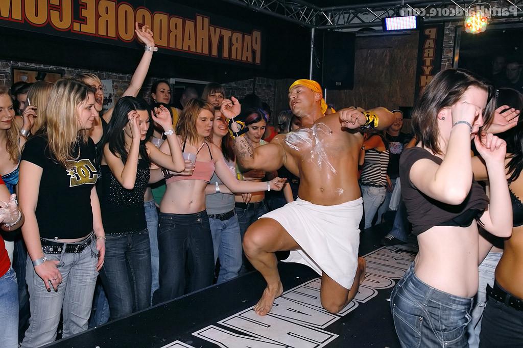 14P CFNM sex party with horny amateur women from Party Hardcore