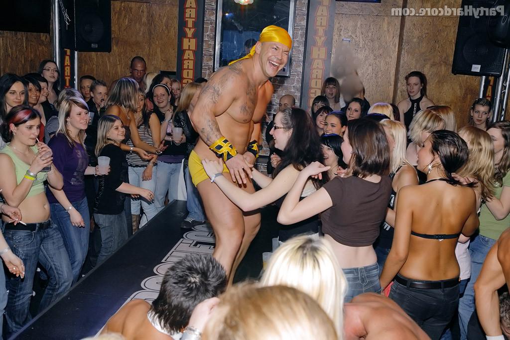 14P CFNM sex party with horny amateur women from Party Hardcore