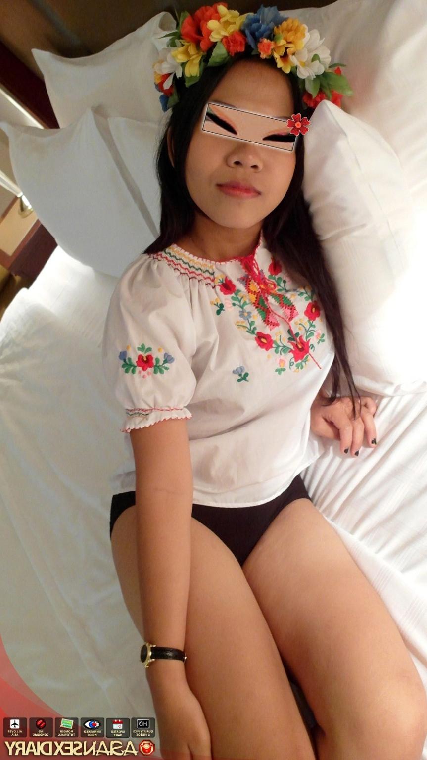 15P Traditional folk dress wearing Asian slut gets her ass fucked