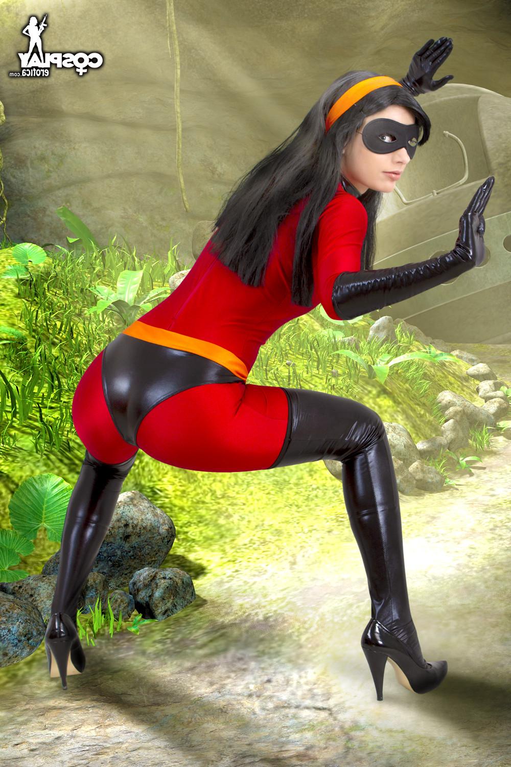 16P The Incredibles Cosplay