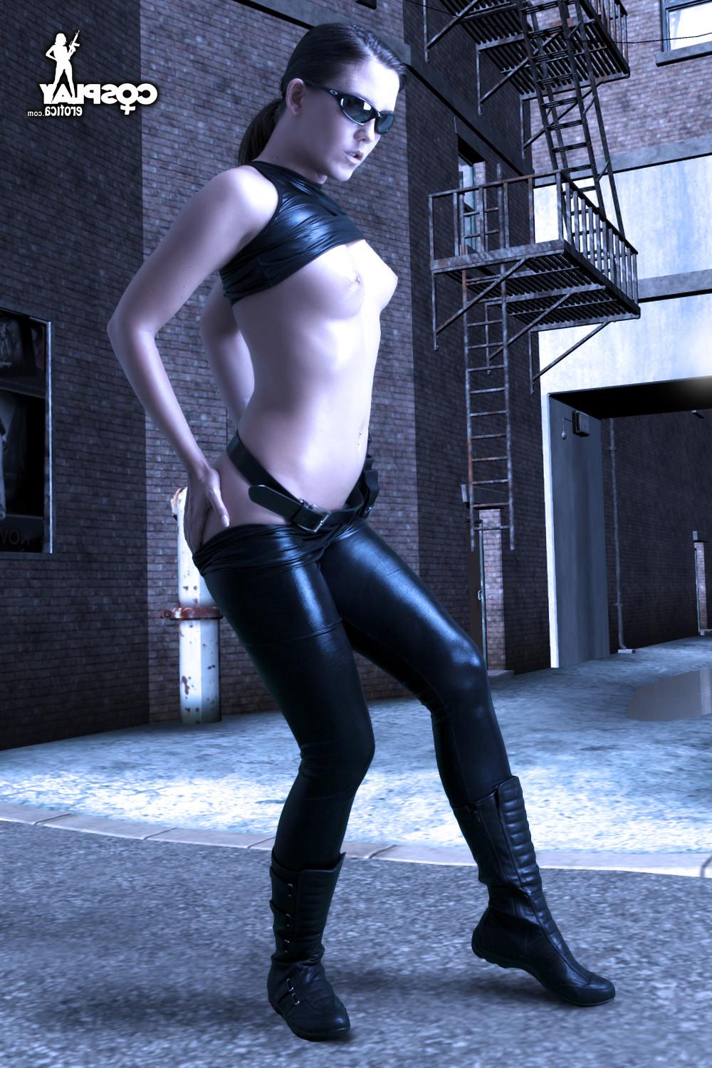 16P The Matrix Cosplay