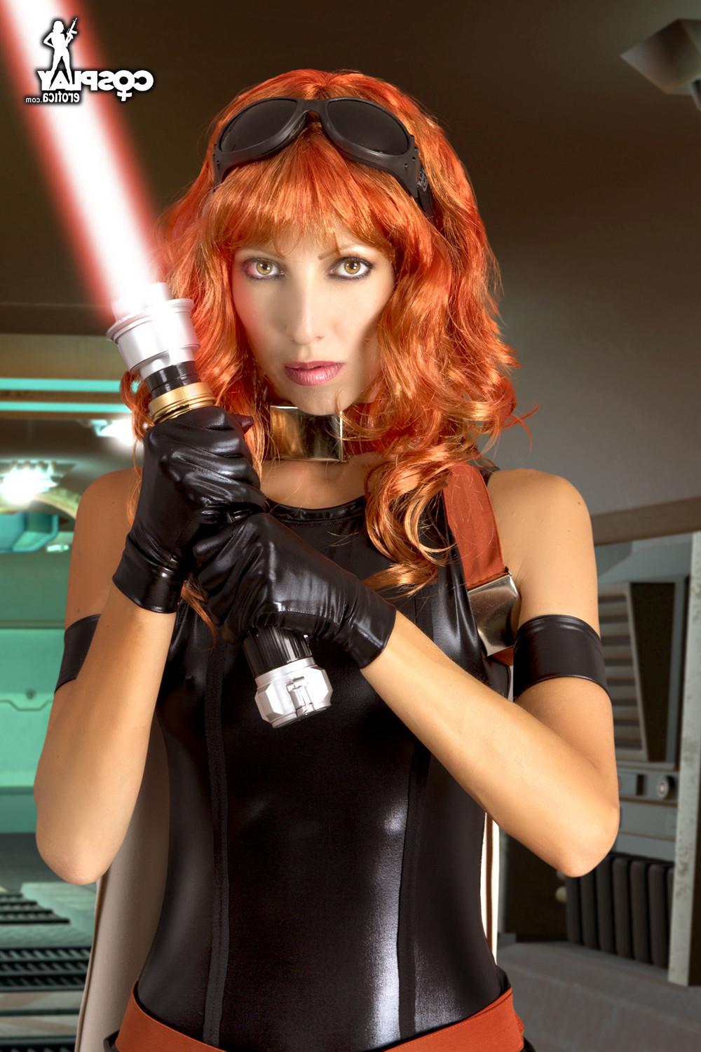 15P Mara Jade Cosplay