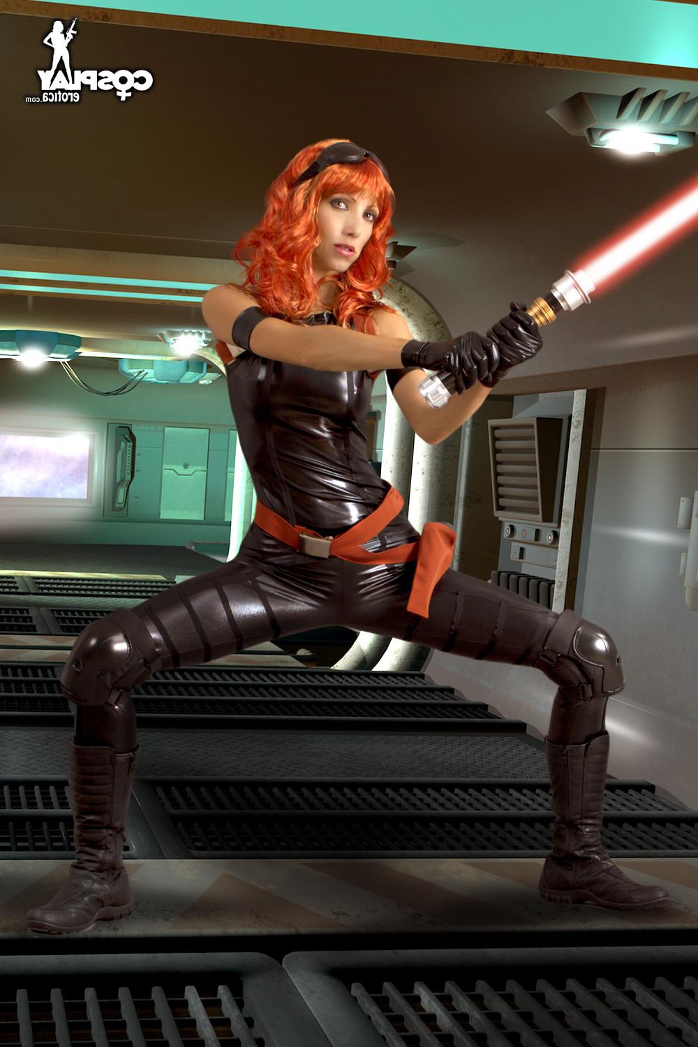 15P Mara Jade Cosplay