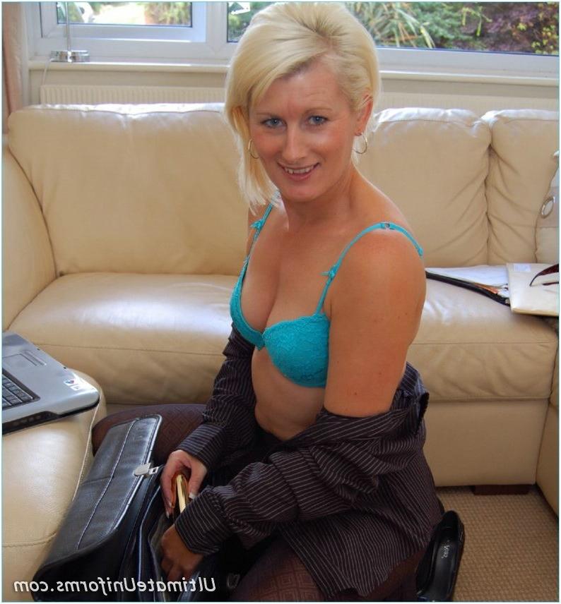15P Businiss blonde in womans suit showing pantyhose toying