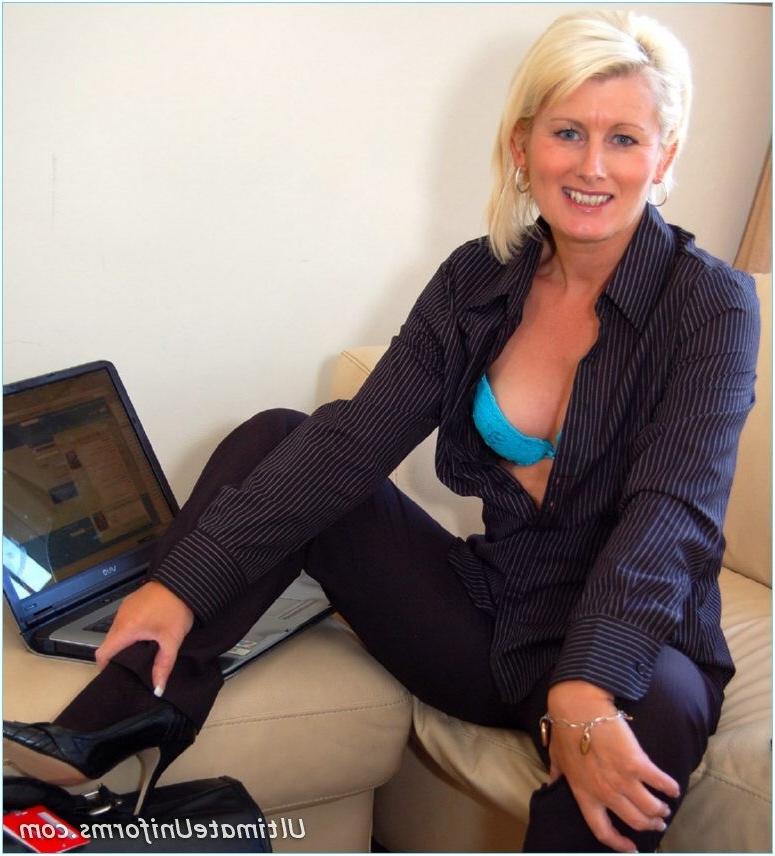 15P Businiss blonde in womans suit showing pantyhose toying