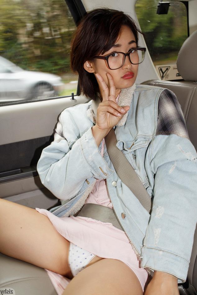 16P Flashing asian teen