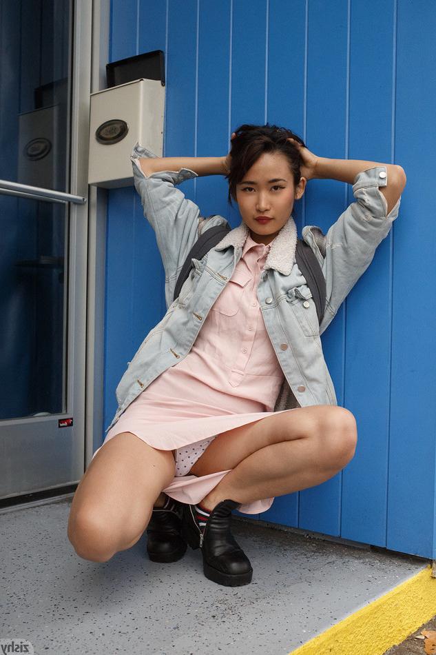 16P Flashing asian teen