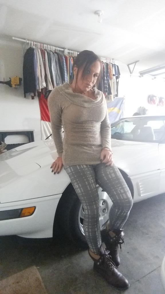 14P Freckled shemale outdoors