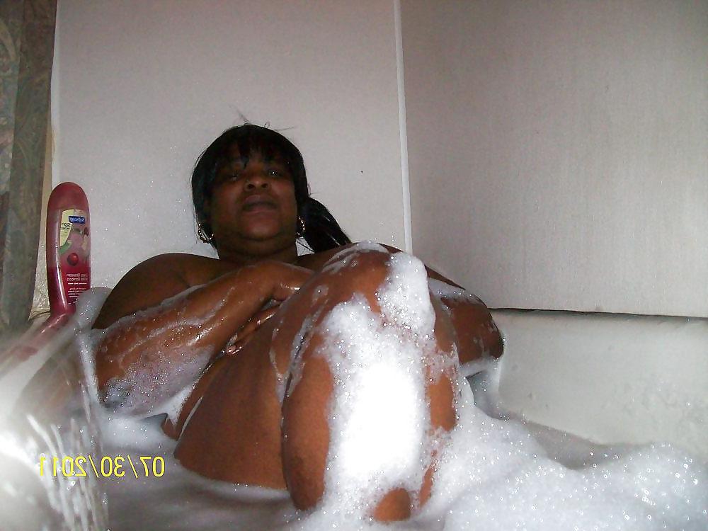 8P Very Thick Ebony mom 