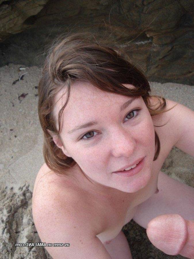 6P Two naughty babes posing naked outdoors for their bfs