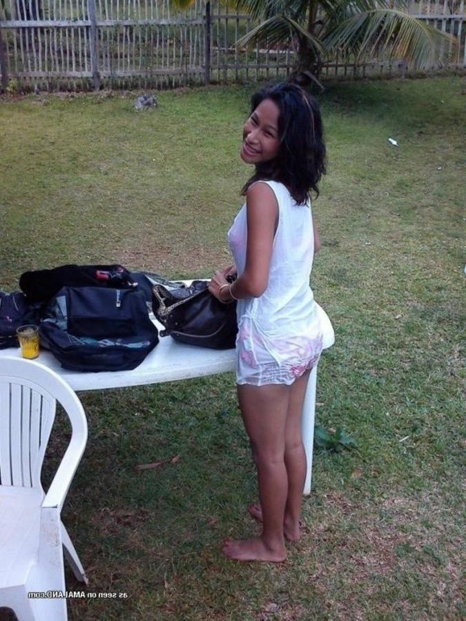 12P Collection of an amateur cutie posing in sexy outfits