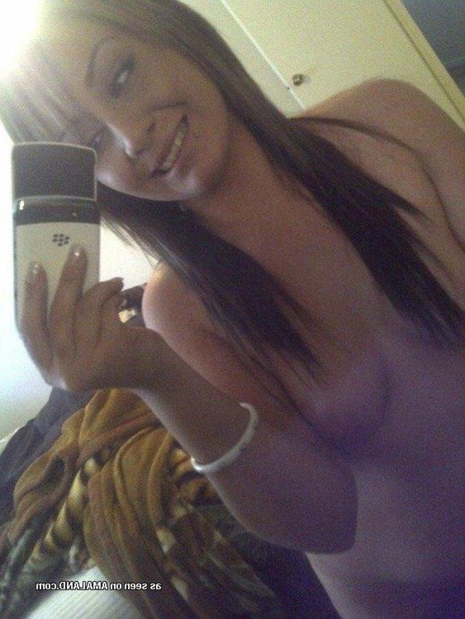 10P Hot chubby girlfriend camwhoring inside her bedroom