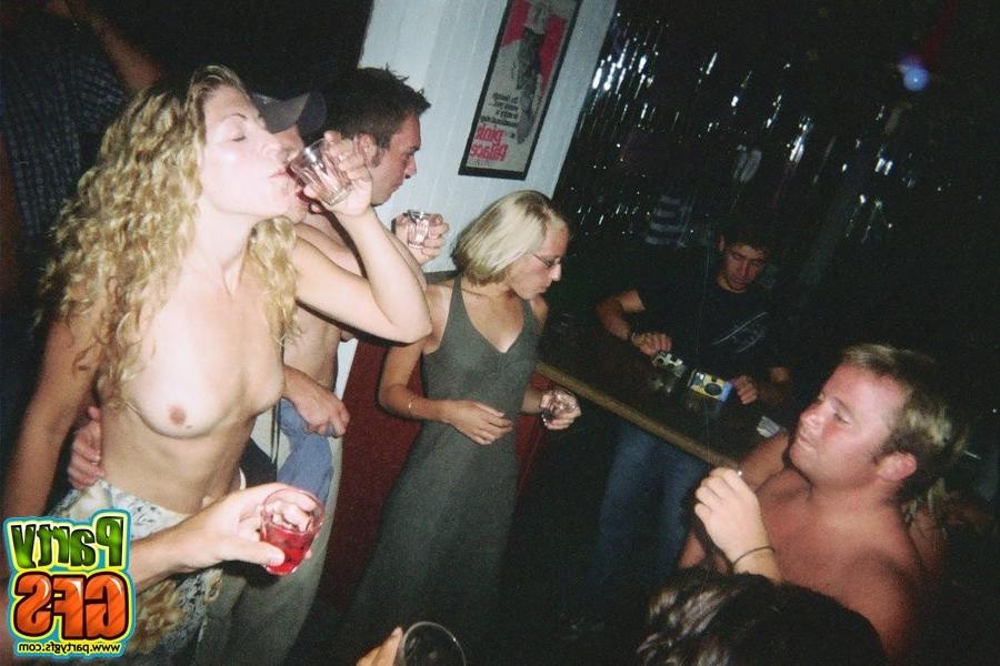 15P Really drunk amateur girlfriends exposed