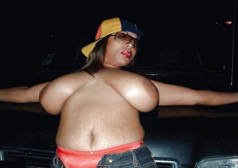16P Big ebony boobs