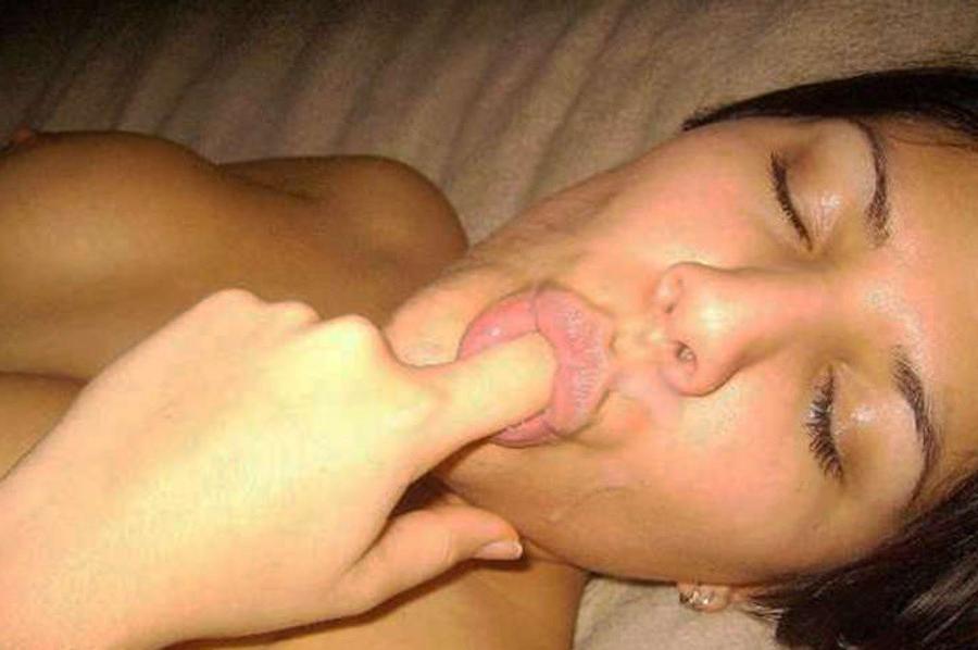 10P Pictures of a kinky babe who got a load of cum facial