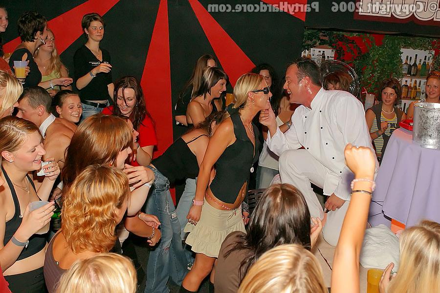 11P Strippers messing around with drunk ladies