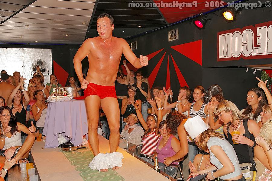 11P Strippers messing around with drunk ladies